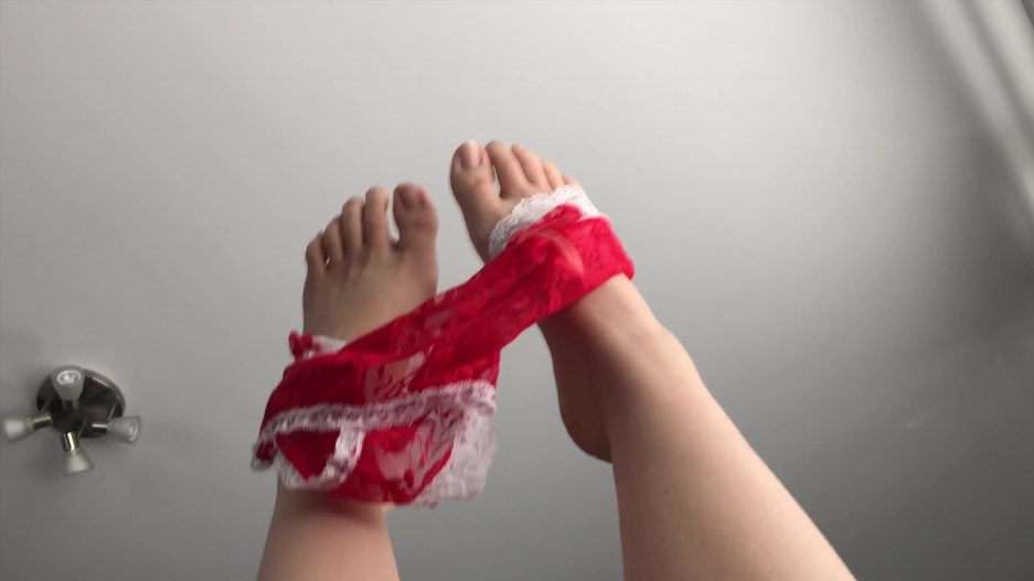 Kiara Skye - Footsies with Panty Play and Dirty Talk -Handpicked Jerk-Off Instruction